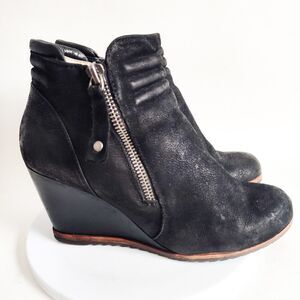 Biala Ashton Textured Black Leather Wedge 3" Heel Ankle Boots Size 37/ 5.5 Trend